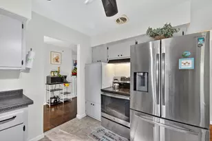 4564 N 101st St, Wauwatosa, WI 53225 - Photo 16