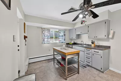 4564 N 101st St, Wauwatosa, WI 53225 - Photo 10