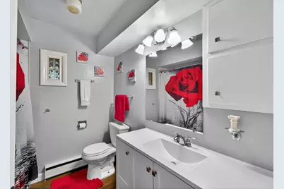 4564 N 101st St, Wauwatosa, WI 53225 - Photo 20