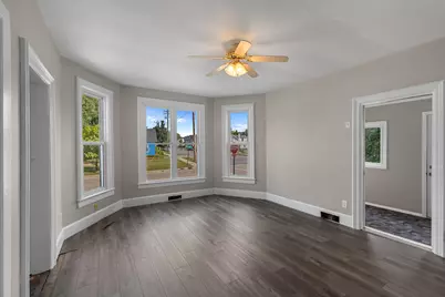 903  Wells St, Marinette, WI 54143 - Photo 8