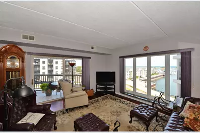 333  Lake Ave #401, Racine, WI 53403 - Photo 2