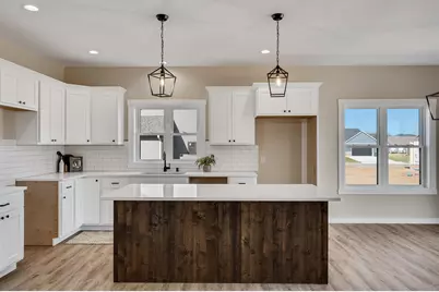 845  Crockett Dr, Holmen, WI 54636 - Photo 8