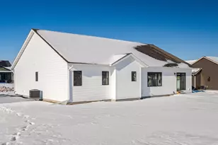 845 Crockett Dr, Holmen, WI 54636 - Photo 26