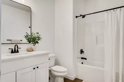 935  Crockett Dr, Holmen, WI 54636 - Photo 16