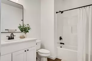 935 Crockett Dr, Holmen, WI 54636 - Photo 16