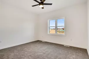 935 Crockett Dr, Holmen, WI 54636 - Photo 14