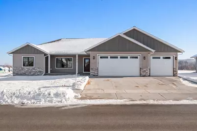 935  Crockett Dr, Holmen, WI 54636 - Photo 1