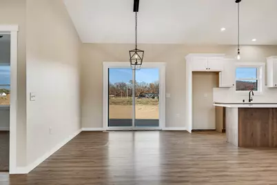 935  Crockett Dr, Holmen, WI 54636 - Photo 10