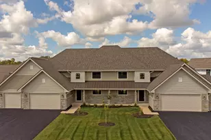 713 Greenview Cir, Geneva, WI 53147 - Photo 2