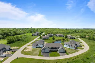 713 Greenview Cir, Geneva, WI 53147 - Photo 32