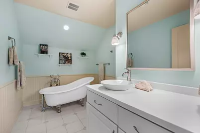 2101  Hunters Ridge Ct, Manitowoc, WI 54220 - Photo 58