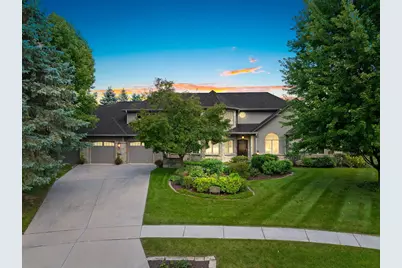 2101  Hunters Ridge Ct, Manitowoc, WI 54220 - Photo 2