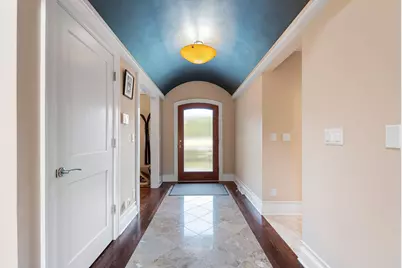 2101  Hunters Ridge Ct, Manitowoc, WI 54220 - Photo 6