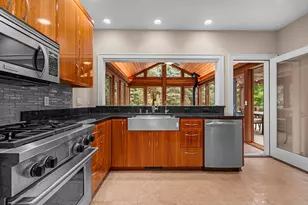 2101 Hunters Ridge Ct, Manitowoc, WI 54220 - Photo 40