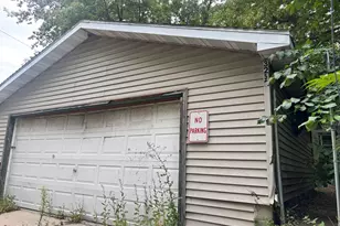 3252 N 29th St, Milwaukee, WI 53216 - Photo 2