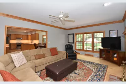 389  Juniper Ct, Delafield, WI 53018 - Photo 16