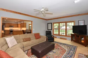 389 Juniper Ct, Delafield, WI 53018 - Photo 16