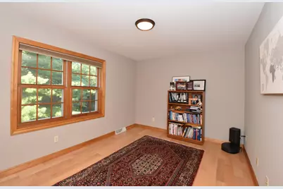 389  Juniper Ct, Delafield, WI 53018 - Photo 42