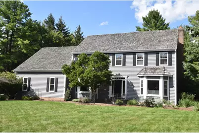 389  Juniper Ct, Delafield, WI 53018 - Photo 6