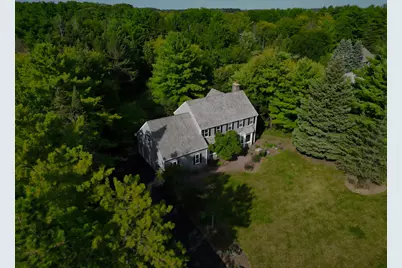 389  Juniper Ct, Delafield, WI 53018 - Photo 4