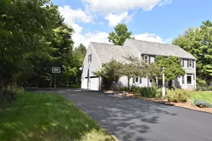 389 Juniper Ct, Delafield, WI 53018 - Photo 10