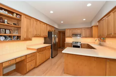 389  Juniper Ct, Delafield, WI 53018 - Photo 20