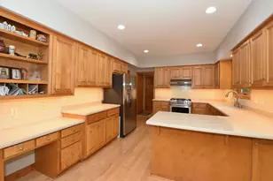 389 Juniper Ct, Delafield, WI 53018 - Photo 20