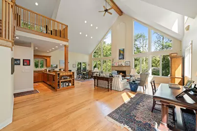 765  Brickley Ct, Fontana, WI 53125 - Photo 8