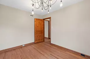 8302 Currie Ave, Wauwatosa, WI 53213 - Photo 18