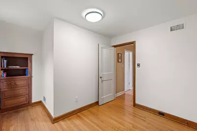 8302  Currie Ave, Wauwatosa, WI 53213 - Photo 26