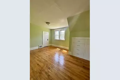 5241 N 31st St, Milwaukee, WI 53209 - Photo 4