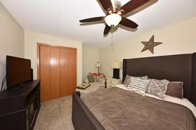 8601 N Servite Dr, Milwaukee, WI 53223 - Photo 30