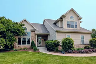 N100W17560 Whitetail Run, Germantown, WI 53022 - Photo 2