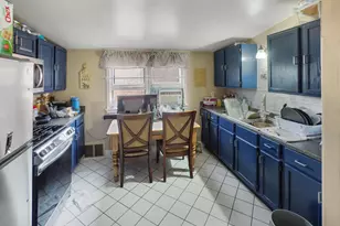 1205 S 74th St, West Allis, WI 53214 - Photo 14