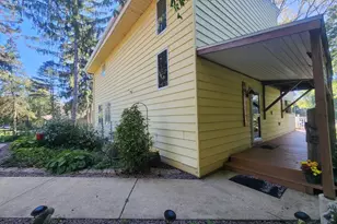 S108W34703 Jacks Bay Rd, Eagle, WI 53149 - Photo 4