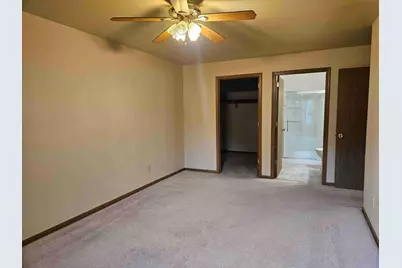 N80W12960  Fond Du Lac Ave, Menomonee Falls, WI 53051 - Photo 16