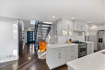 2533  Lakeshore Dr, Sheboygan, WI 53081 - Photo 12