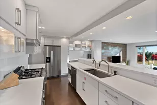 2533 Lakeshore Dr, Sheboygan, WI 53081 - Photo 14