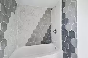 2208 W Brown St, Milwaukee, WI 53205 - Photo 16