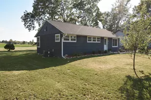 1027 W Walworth Ave, Whitewater, WI 53190 - Photo 2