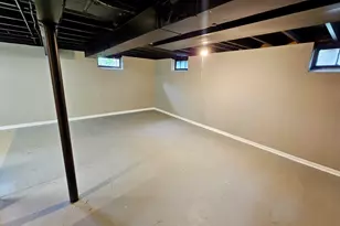 5951 N 73rd St, Milwaukee, WI 53218 - Photo 16