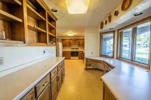 1236 Meadowview Dr, Menasha, WI 54952 - Photo 8