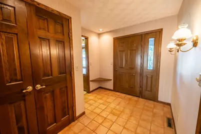 1236  Meadowview Dr, Menasha, WI 54952 - Photo 6