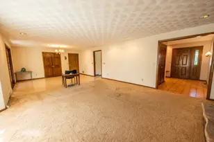 1236 Meadowview Dr, Menasha, WI 54952 - Photo 14