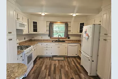 1008 N 23rd St, Manitowoc, WI 54220 - Photo 2