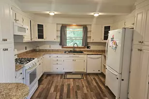 1008 N 23rd St, Manitowoc, WI 54220 - Photo 2