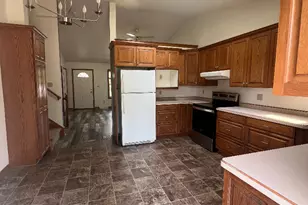 6814 Diane Dr, Newburg, WI 53090 - Photo 8