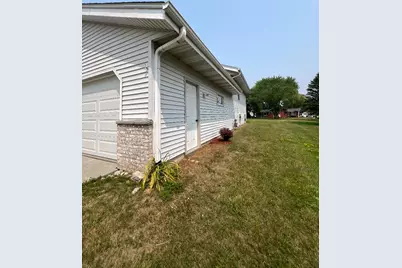 6814  Diane Dr, Newburg, WI 53090 - Photo 4
