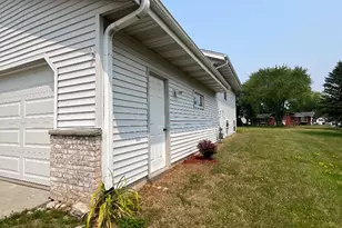 6814 Diane Dr, Newburg, WI 53090 - Photo 4