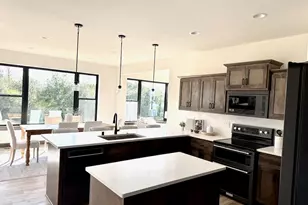 S54W25403 Pebble Brook Ct, Waukesha, WI 53189 - Photo 8